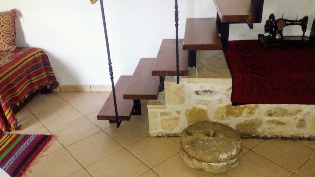 Tzitzifes Stone Mansionヴィラ エクステリア 写真